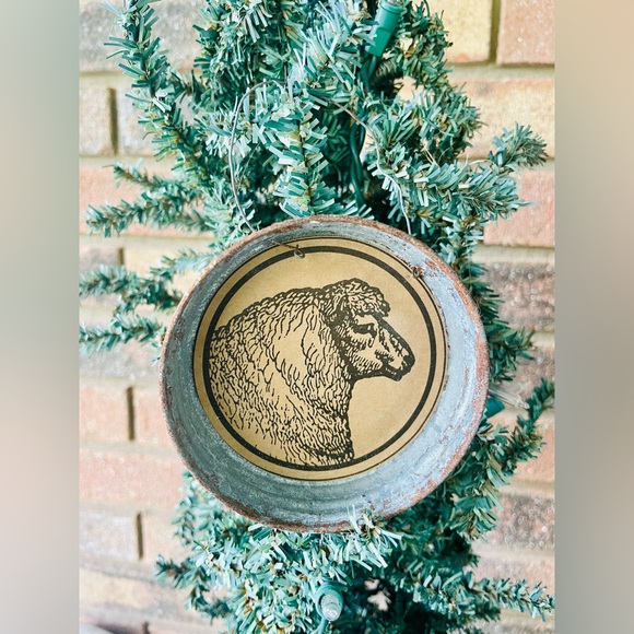 *Farm Faces Metal Sheep Ornament - Picture 5 of 10